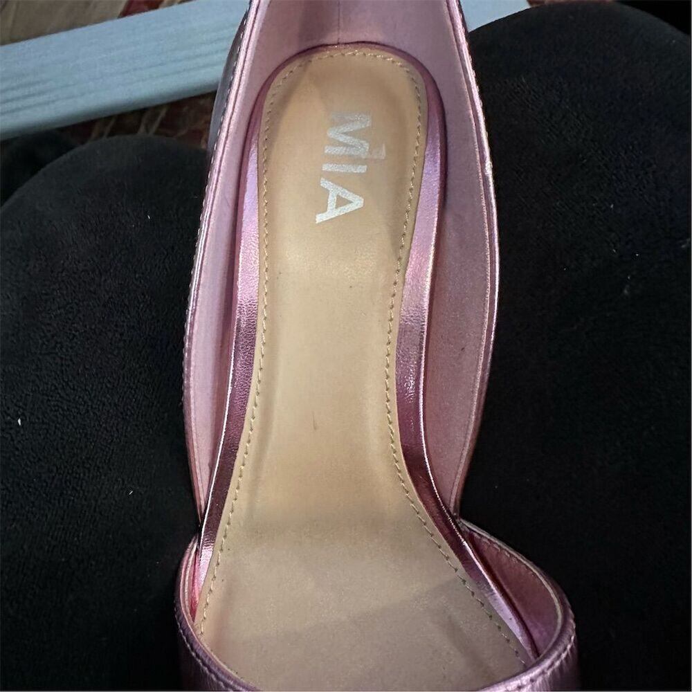 Metallic Pink Pointed-Toe High Heels - Picture 12 of 13